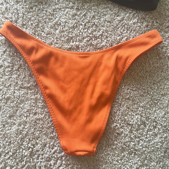 Bikini swim suit - Picture 2 of 3